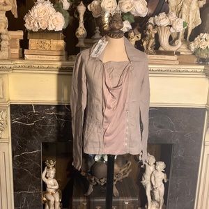 NWT Monoreno 100% linen zipper button top